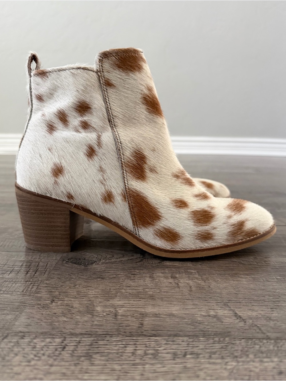 Myra Proton Hair On Cowhide Western Ankle Booties Womens Size 10 Brown White - Picture 5 of 11